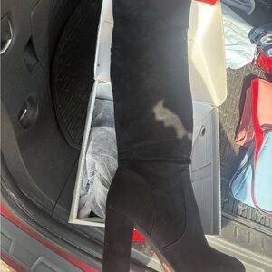 Elegant Black Women's Knee-High Boots